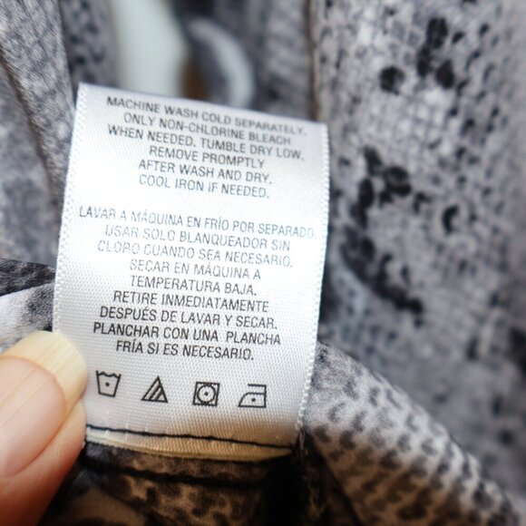 New York & Company Button Front Back Yoke, Cuffs Sz XL Chic Snake Print Blouse - Picture 7 of 14